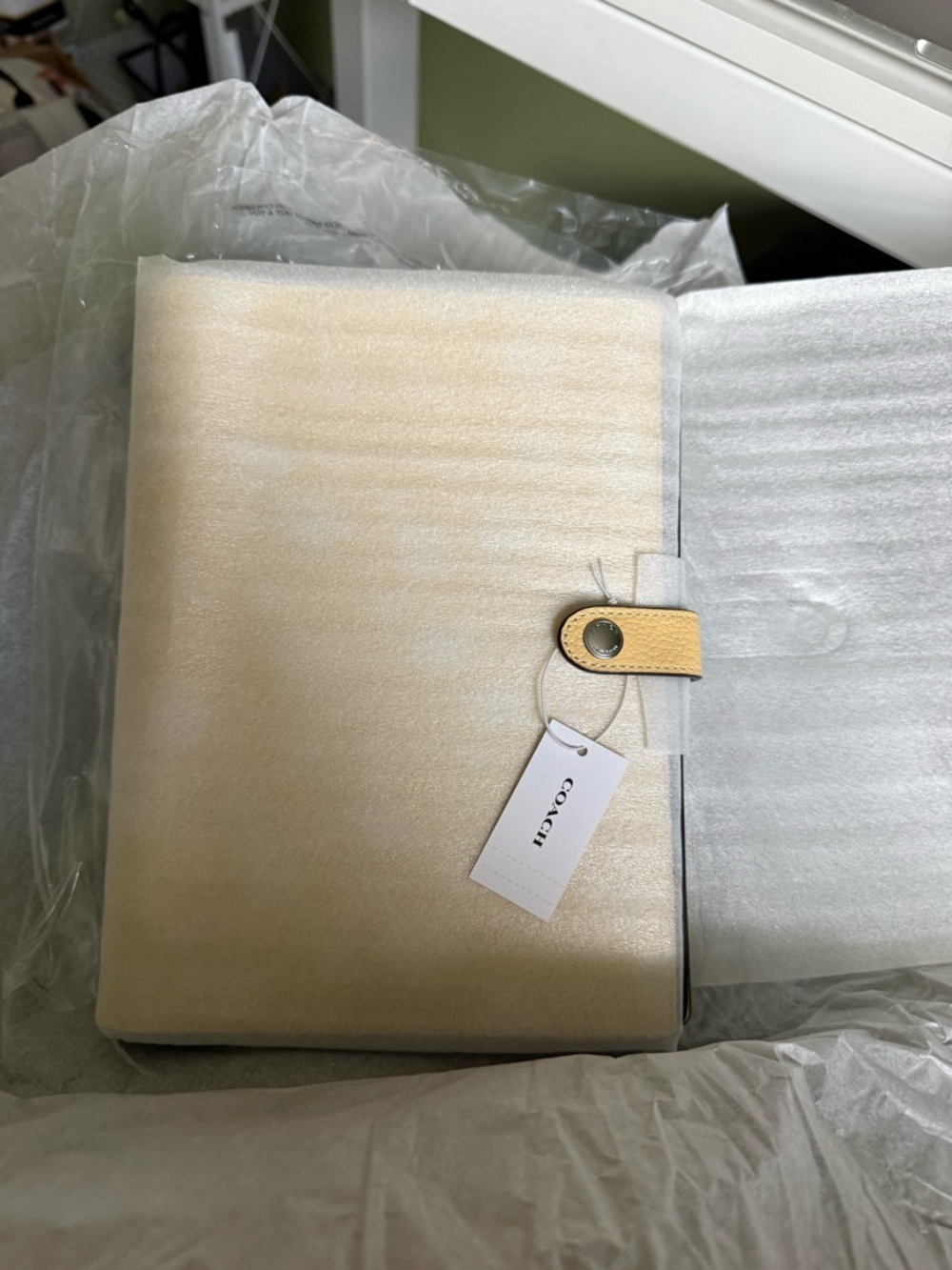 NWT Coach Notebook in Washed Yellow Floral Pebbled Leather - Picture 3 of 4